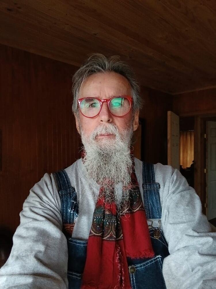 Francisco Javier Salas Barahona, dueño de Antigüedades El Pirata